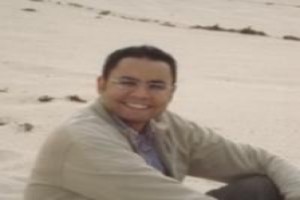 صورة المؤلف مصطفى موسى